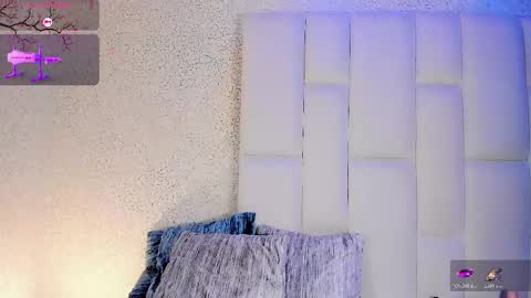 Snapshot of angeles_bust chatting on 11-12-25, 12:38 angeles_bust online show from 11-12-25, 12:38