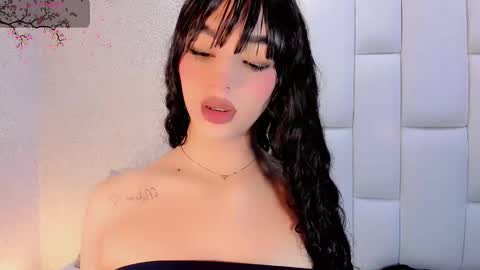 Snapshot of angeles_bust chatting on 12-13-25, 08:58 angeles_bust online show from 12-13-25, 08:58