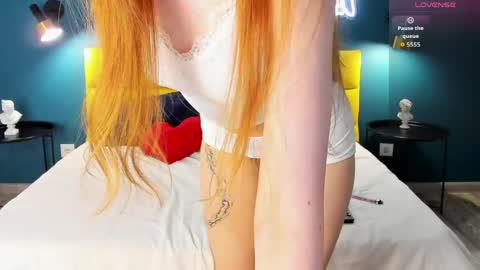 Angela online show from 05-17-26, 01:25