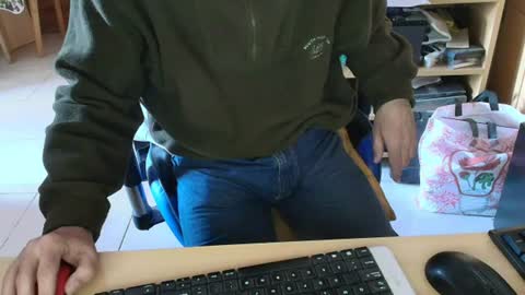 Snapshot of angelgarcia269 chatting on 07-07-26, 01:15 angelgarcia269 online show from 07-07-26, 01:15