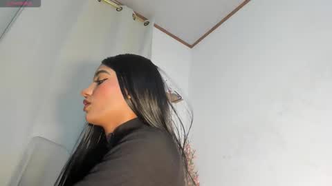 Snapshot of angeli_sexi chatting on 09-10-25, 12:43 Carolina online show from 09-10-25, 12:43