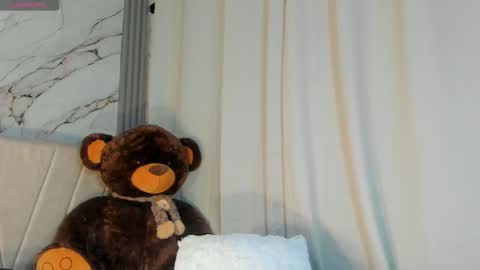 Snapshot of angeli_sexi chatting on 10-13-25, 12:32 Carolina online show from 10-13-25, 12:32