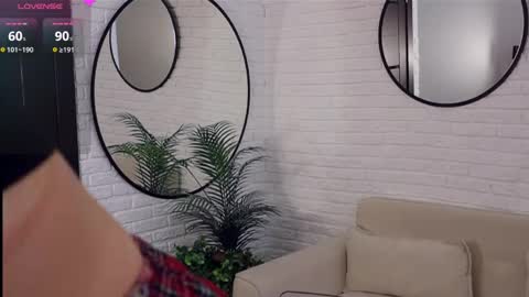 Snapshot of angelic_coy chatting on 05-27-26, 10:45 Angelic beauty online show from 05-27-26, 10:45