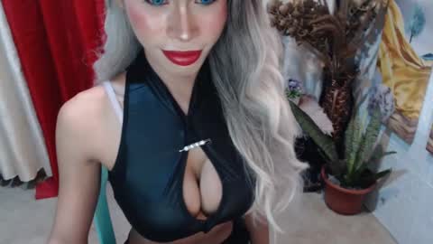Snapshot of angelic_face_808 chatting on 02-12-25, 09:42 DIVINE ANGEL online show from 02-12-25, 09:42