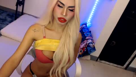 Snapshot of angelic_face_808 chatting on 06-14-26, 11:40 DIVINE ANGEL online show from 06-14-26, 11:40
