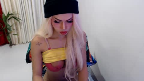 Snapshot of angelic_face_808 chatting on 07-18-26, 01:15 DIVINE ANGEL online show from 07-18-26, 01:15