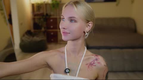 Snapshot of angelic_lovers_ chatting on 09-13-25, 05:02 Gabby online show from 09-13-25, 05:02