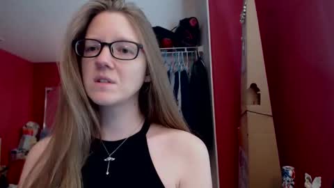 Snapshot of angelicangel3 chatting on 02-18-25, 06:04 AngelicAngel online show from 02-18-25, 06:04