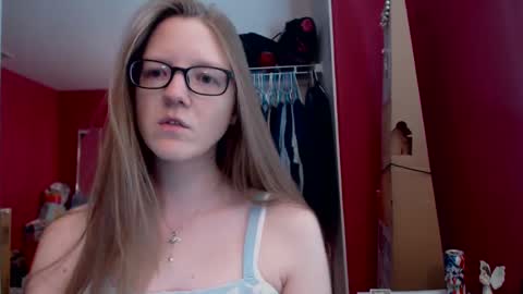 Snapshot of angelicangel3 chatting on 02-25-25, 06:31 AngelicAngel online show from 02-25-25, 06:31