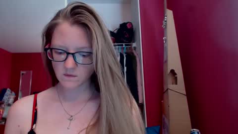 Snapshot of angelicangel3 chatting on 09-18-25, 05:59 AngelicAngel online show from 09-18-25, 05:59