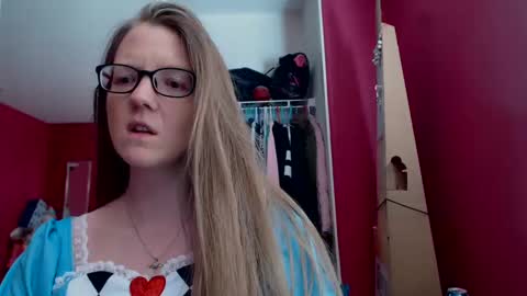 Snapshot of angelicangel3 chatting on 10-11-25, 08:18 AngelicAngel online show from 10-11-25, 08:18