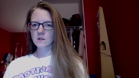 Snapshot of angelicangel3 chatting on 10-19-25, 04:24 AngelicAngel online show from 10-19-25, 04:24