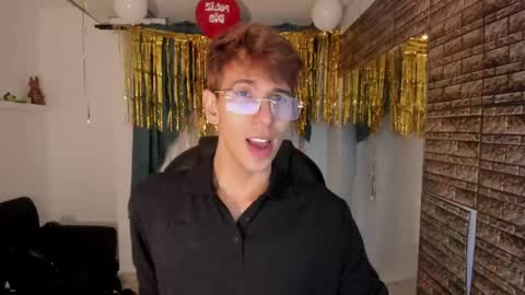 Snapshot of angelicious_boy chatting on 09-19-25, 03:41 ANGELICIOUS online show from 09-19-25, 03:41