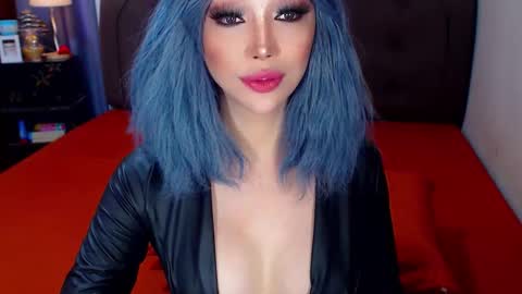 Snapshot of angelicqueents chatting on 12-21-25, 05:03 MS. AMALIA online show from 12-21-25, 05:03