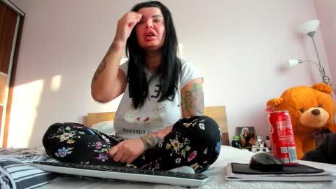 Snapshot of angelinacht chatting on 02-26-25, 05:53 Angelina online show from 02-26-25, 05:53