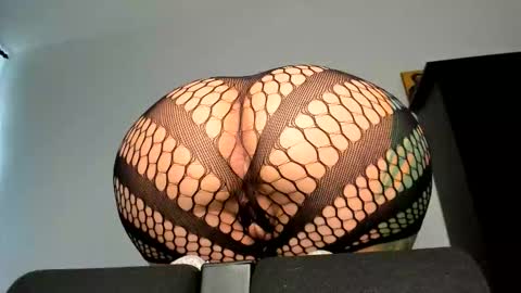 Snapshot of angelinacht chatting on 10-27-25, 09:57 Angelina online show from 10-27-25, 09:57