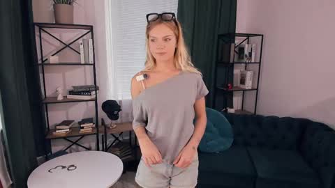 Alice WOW online show from 05-22-26, 08:53