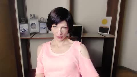 Snapshot of angelinalov_ chatting on 09-11-25, 06:24 Angelina online show from 09-11-25, 06:24