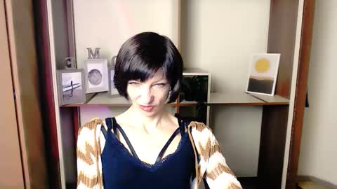 Snapshot of angelinalov_ chatting on 10-03-25, 06:54 Angelina online show from 10-03-25, 06:54
