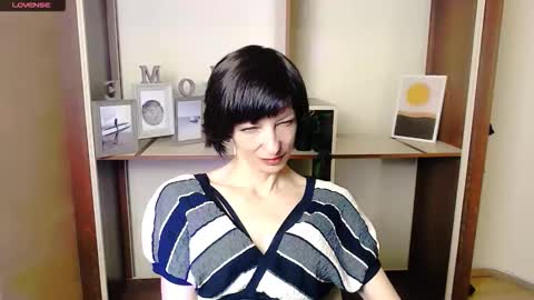 Snapshot of angelinalov_ chatting on 10-07-25, 06:54 Angelina online show from 10-07-25, 06:54