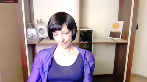 Snapshot of angelinalov_ chatting on 10-08-25, 06:44 Angelina online show from 10-08-25, 06:44