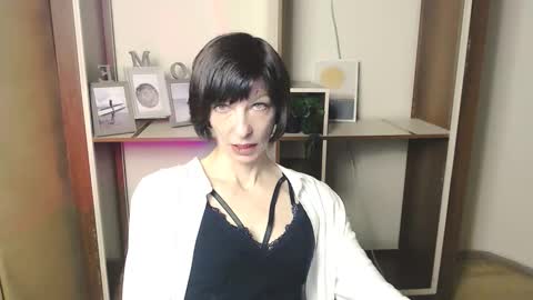 Snapshot of angelinalov_ chatting on 10-18-25, 07:09 Angelina online show from 10-18-25, 07:09
