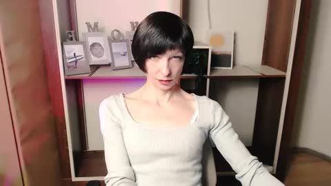 Angelina online show from 11-19-25, 07:30