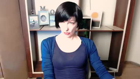 Angelina online show from 12-16-25, 07:02