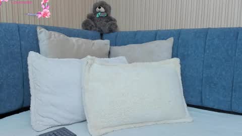 angeline online show from 10-06-25, 02:25