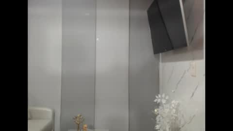 angelinna_12 online show from 05-26-26, 05:03