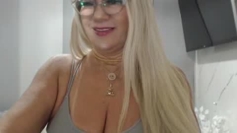 angelinna_12 online show from 06-13-26, 08:12