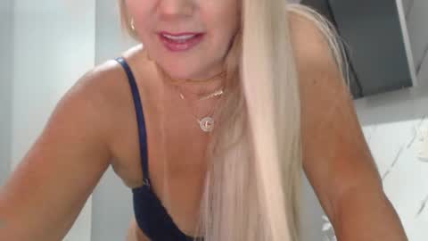 angelinna_12 online show from 06-25-26, 04:12