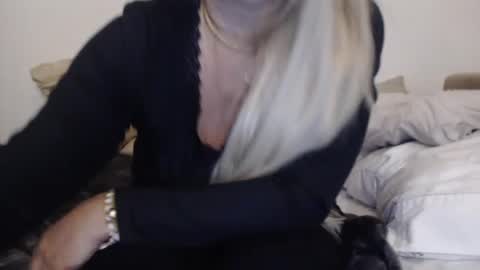 angelinna_12 online show from 07-14-26, 05:34