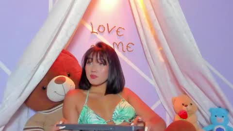 Snapshot of angelique_murphy chatting on 01-17-26, 07:13 Angelique Murphy online show from 01-17-26, 07:13