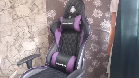 angela online show from 04-15-26, 08:09