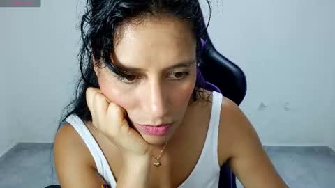 angela online show from 07-17-26, 10:58