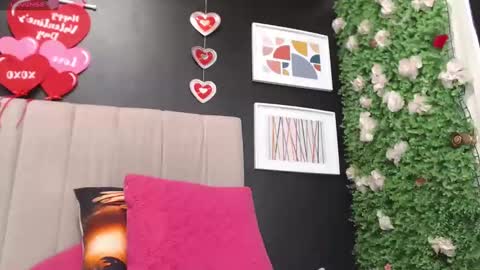 Snapshot of angelitawild_ chatting on 02-18-25, 11:52 angel online show from 02-18-25, 11:52