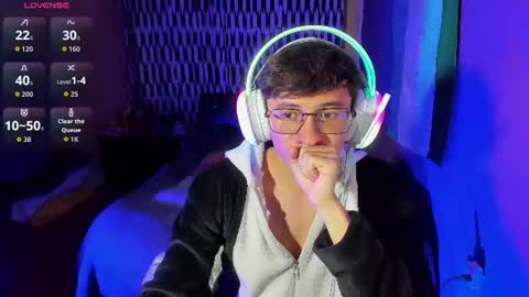 Snapshot of angelito18_twink chatting on 06-11-26, 12:32 Angel online show from 06-11-26, 12:32