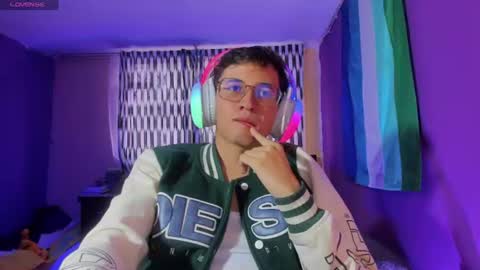 Snapshot of angelito18_twink chatting on 06-15-26, 09:17 Angel online show from 06-15-26, 09:17