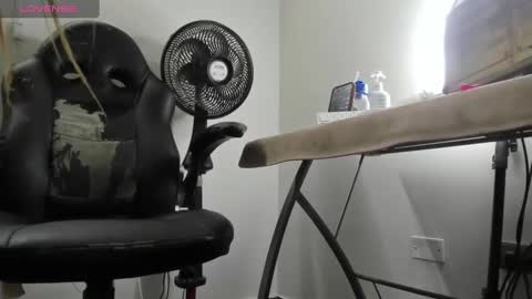 Snapshot of angell_hans11_aws chatting on 12-24-24, 06:00 Im Angel online show from 12-24-24, 06:00