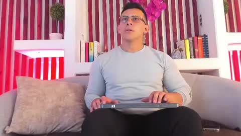 Snapshot of angell_rodriguez chatting on 06-15-26, 04:36 angell_rodriguez online show from 06-15-26, 04:36