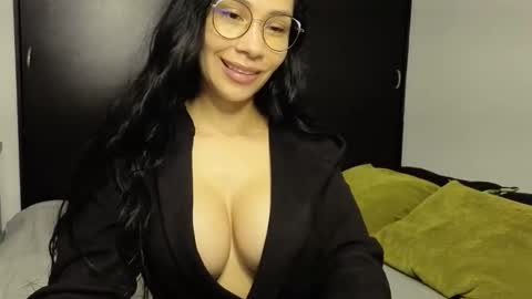  ANGELA ISABELLA  online show from 11-08-25, 12:49