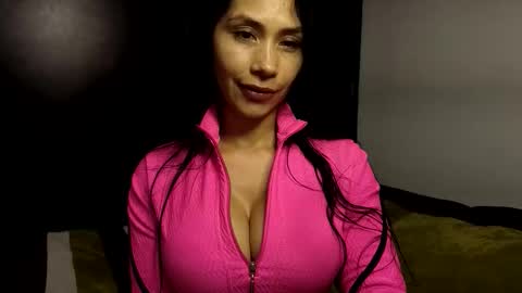  ANGELA ISABELLA  online show from 11-24-25, 11:48