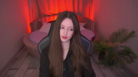 Snapshot of angellblush chatting on 10-14-25, 06:14 AngelBlush online show from 10-14-25, 06:14