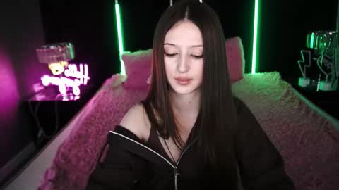 Snapshot of angellblush chatting on 10-15-25, 01:33 AngelBlush online show from 10-15-25, 01:33