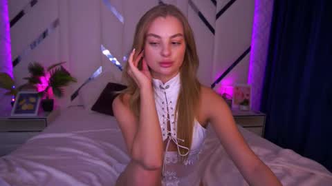 Snapshot of angelleyess chatting on 10-17-25, 12:14 angelleyess online show from 10-17-25, 12:14