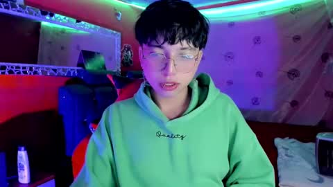 Snapshot of angellonfire chatting on 09-12-25, 07:08 Angel  online show from 09-12-25, 07:08