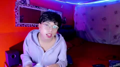 Snapshot of angellonfire chatting on 10-12-25, 08:52 Angel  online show from 10-12-25, 08:52