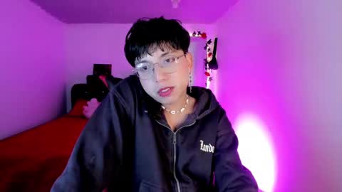 Snapshot of angellonfire chatting on 10-30-25, 02:24 Angel  online show from 10-30-25, 02:24