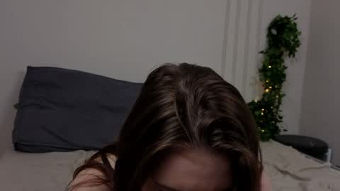 angelluna1 online show from 04-19-26, 06:10